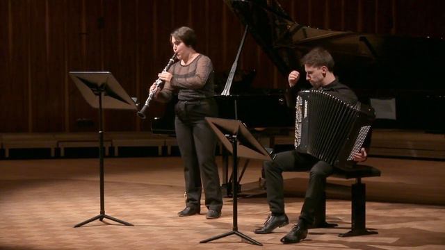 Duo Coloriage - Dance Preludes (Witold Lutosławski) смотреть онлайн