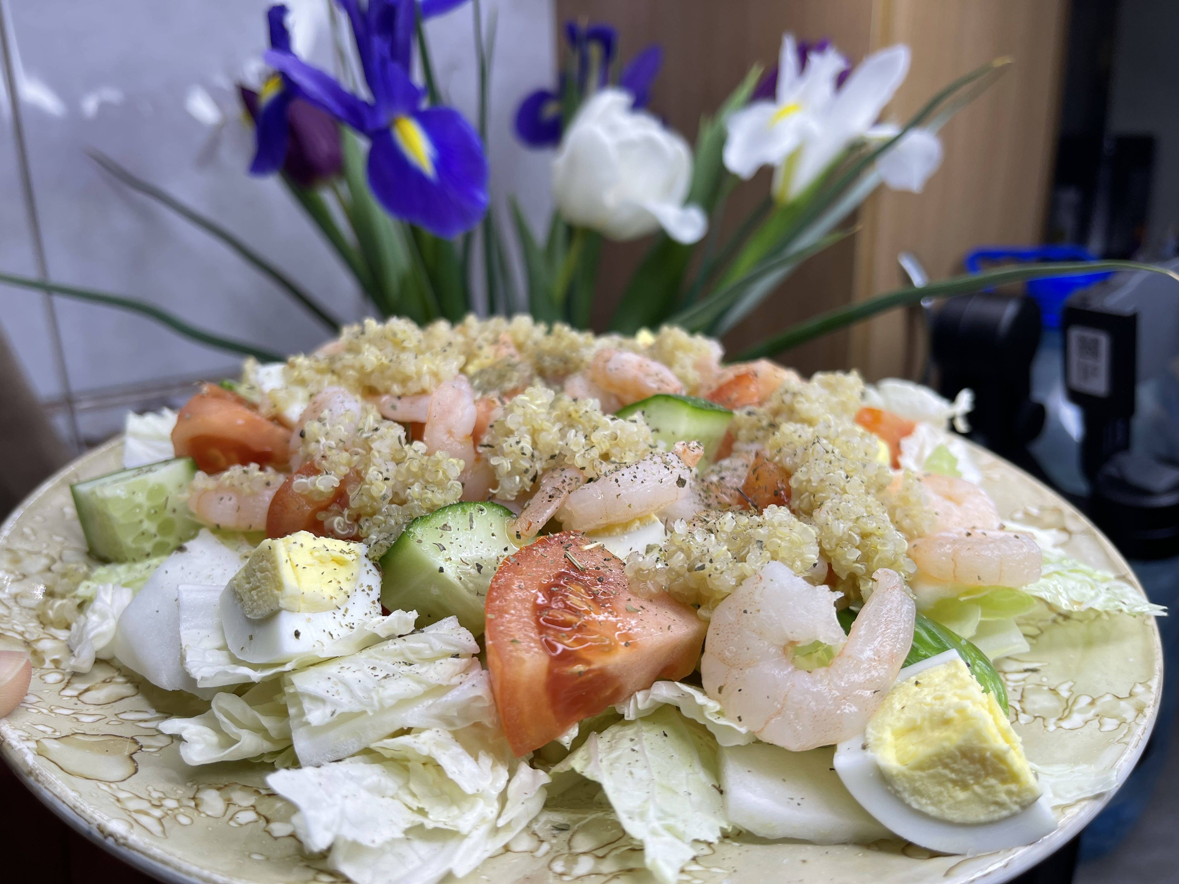 Салат с киноа и креветками - СБАЛАНСИРОВАННЫЙ НИЗКОКАЛОРИЙНЫЙ УЖИН! смотреть онлайн