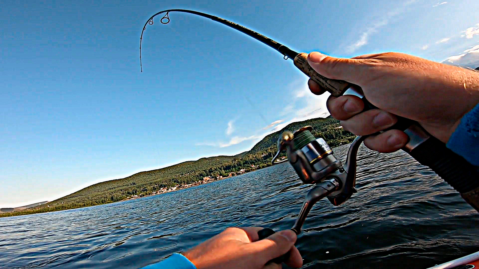 ЛОВЛЯ ХАРИУСА НА ЕНИСЕЕ В КРАСНОЯРСКЕ С ЛОДКИ смотреть онлайн