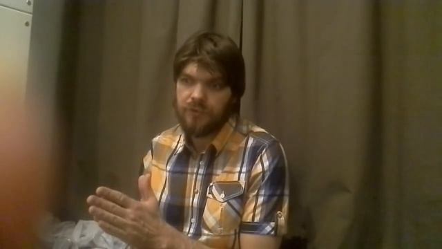 Новый сосед в хостеле. Раскрывает тайну разницы Энергетики Питера и Москвы. смотреть онлайн