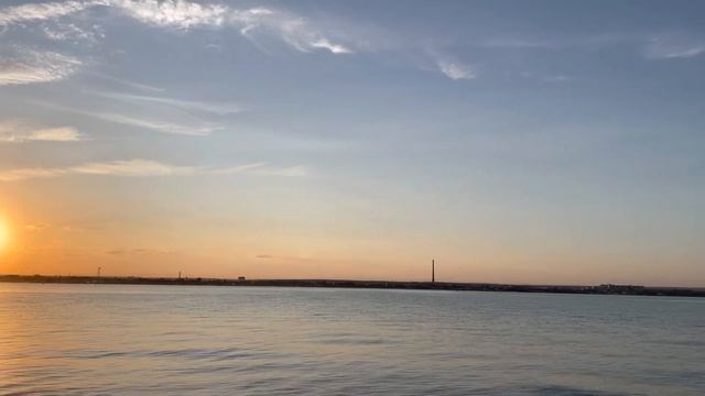 Пляж Голубой залив. Kazakhstan. Капчагай. Красивое небо перед закатом. Лето 2021. смотреть онлайн