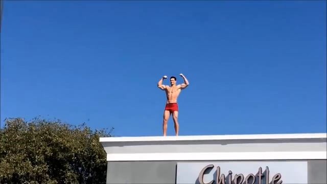 Shirtless on the Roof of Chipotle смотреть онлайн