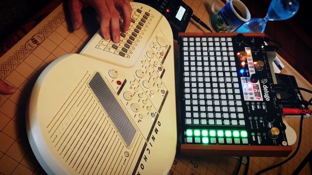 Hour Glass Session // Omnichord + Deluge + Zoom G1 Four // Dreamscapes from Tomorrow's Past смотреть онлайн