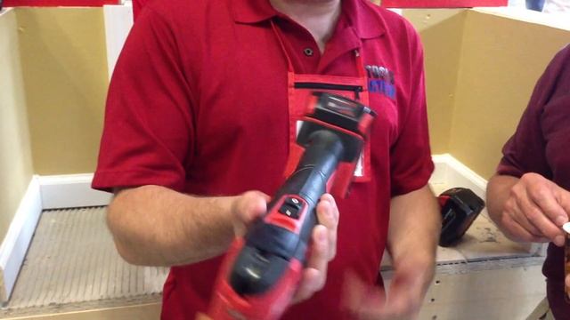 Milwaukee M18 Multi Tool 2626-22CT - First Look смотреть онлайн