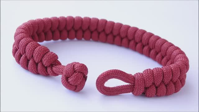 Как сделать браслет из корда?