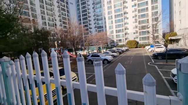 Прогулка //Жилье в Корее// Русскоговорящий район в Сеуле // BTS #korea #seoul #сеул #кореявлог смотреть онлайн