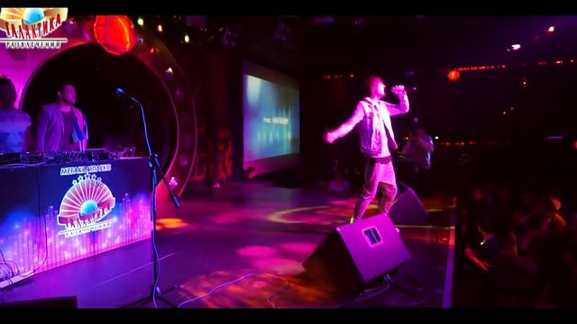 Баймакский парень научил Челябинских танцевать по Баймакский!!! Раис Кангильдин - Йәнем йылмай смотреть онлайн