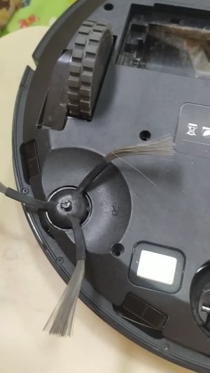 КАК ПОМЕНЯТЬ БОКОВЫЕ ЩЕТКИ МЕСТАМИ НА РОБОТ-ПЫЛЕСОС PROSCENIC