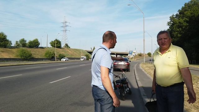 18+ Як чоловік на мопеді собаку віз.. смотреть онлайн