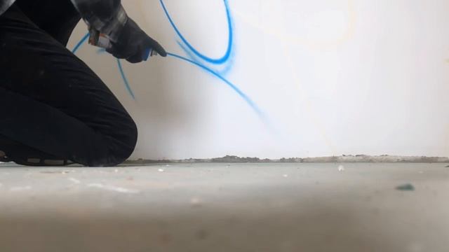 Граффити оформление стен на заказ в детской комнате. Написано слово ART смотреть онлайн