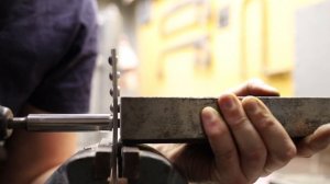 Расклеп заклепки под молоток Д18 ГОСТ 10299 5х10мм перфоратором (пакет 4мм)