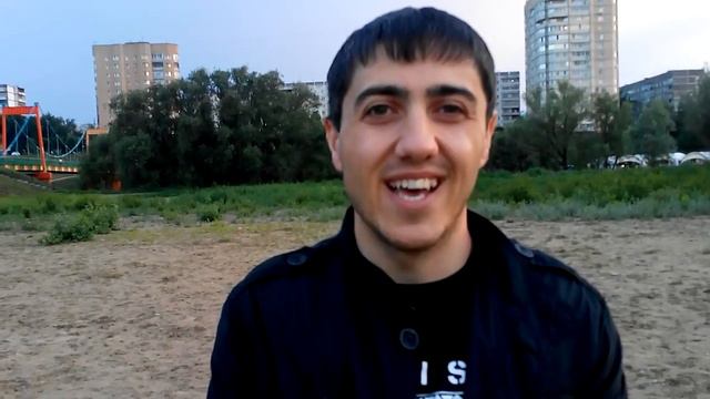 Не знаю кто, но правильно сказал смотреть онлайн