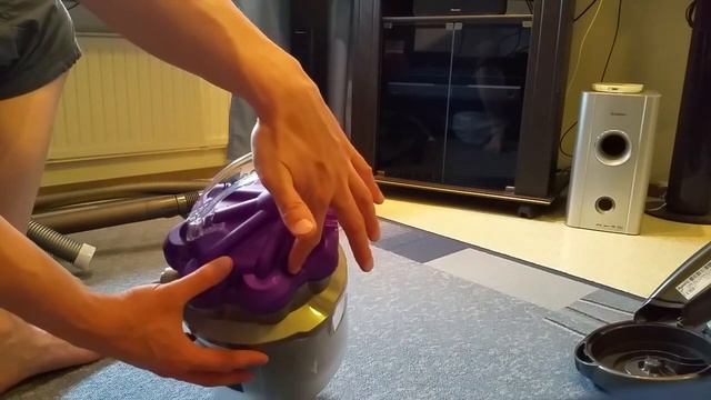 How to clean your Dyson DC29 смотреть онлайн