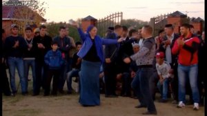 Красивый Чеченский Ловзар Хьалхлер. Чеченские танцы. Лезгинка.