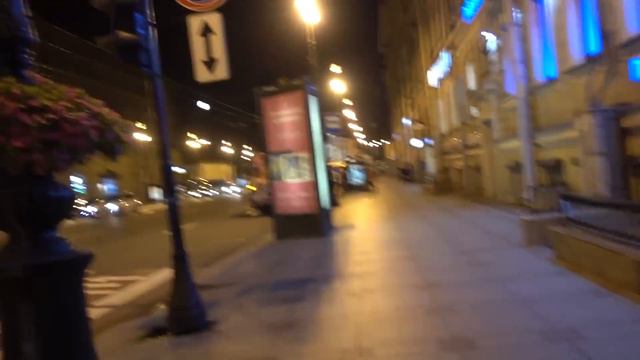 ПРОГУЛКА НОЧЬЮ ПО ОПАСНЫМ УЛИЦАМ ПИТЕРА смотреть онлайн