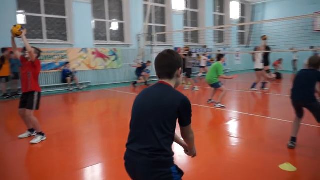 MANNEQUIN CHALLENGE Волейбольная команда МАОУ СОШ №2 смотреть онлайн
