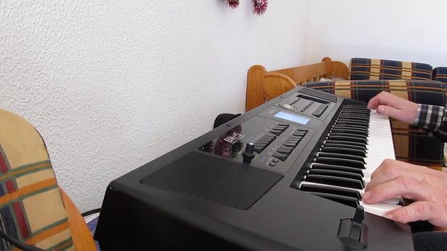 Merry Christmas & Silent Night & Jingle Bells & Roland BK 5 смотреть онлайн