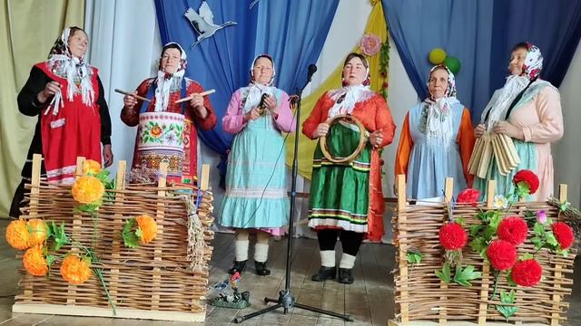 чувашский фольклорный коллектив "Пилеш" с песней "ой садра пахчара" смотреть онлайн