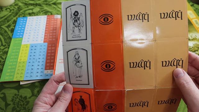 Amazing Thrift Store Unboxing: 1977 War of the Ring for $3.00! смотреть онлайн