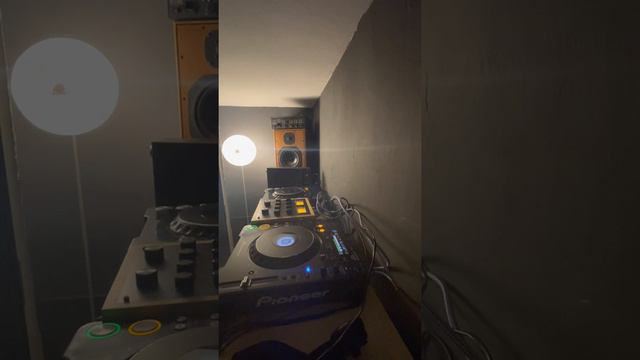 Resør 2500 Rotary in the mix Soulful vibes only смотреть онлайн