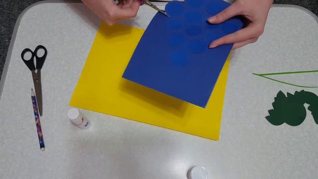 Виноград. Аппликация из цветной бумаги. смотреть онлайн