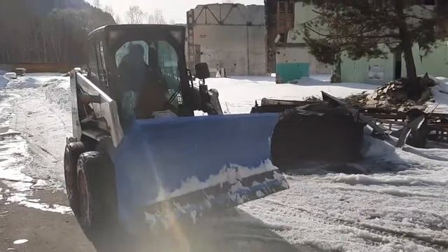 Новое навесное оборудование на Bobcat