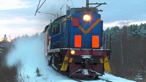 ТЭМ2-5052 с ПОМ 1М "Ветерок", 2ТЭ116-1255 секция А и снегоуборочной машиной СМ-2М