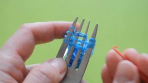 ❤Рыбка. Фигурки из резинок Happy Rainbow Loom. Как плести. Урок №77❤