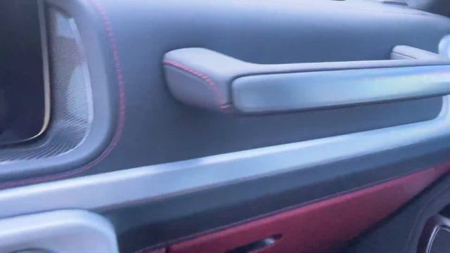 2022 Mercedes-Benz AMG G 63 SUV | Video tour with Sydney смотреть онлайн