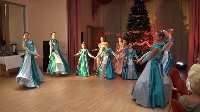 "Танцевальный коллектив "Циркуль" - "Полонез" 26.12.13 смотреть онлайн