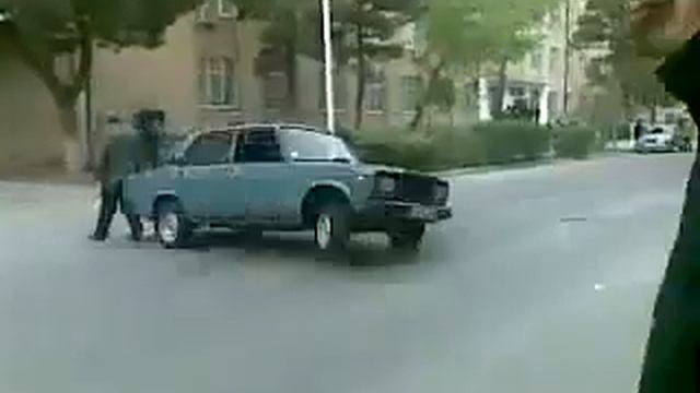 ярик снова показывает как нужно гонять на машине смотреть всем пока не удалили смотреть онлайн