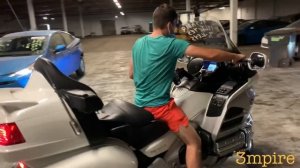 Обзор мотоцикла Honda Gold Wing, а у вас почем такие?