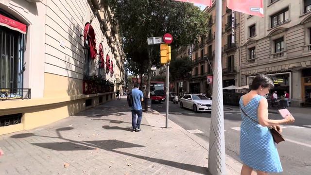 Walking in Barcelona - Gran vía de les Corts Catalanes смотреть онлайн