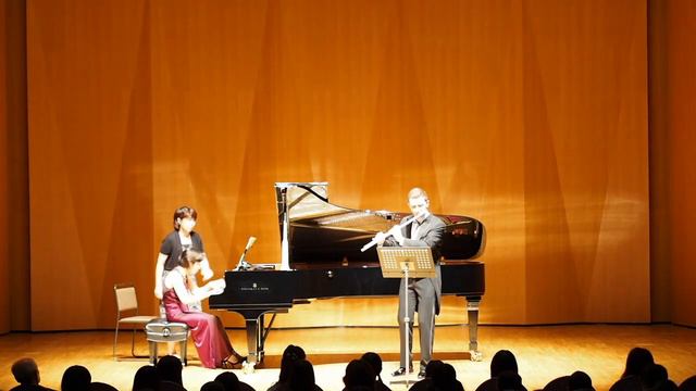 M. Ravel: Tzigane (arr. for flute by D. Bouriakov) смотреть онлайн
