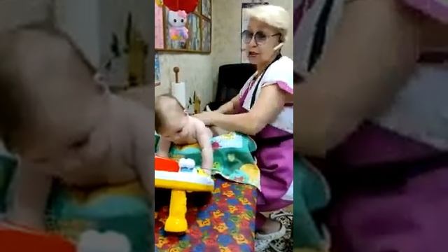 Что делать, когда ребенок икает? смотреть онлайн