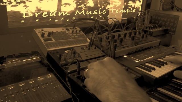 Live Jam Deep and Slow - Volca FM (Brass)+ Volca Drum + Korg M1. #volca #FM #Drum #korg #Gadget смотреть онлайн