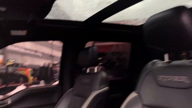 Эксклюзивный Ford F-150 RAPTOR Performance 2017 года смотреть онлайн