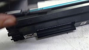 Снимаем шторку картриджа HP 85a