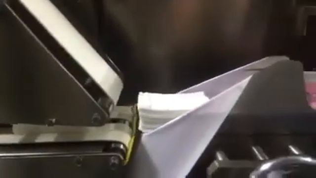VPD450. Линия для упаковки влажных салфеток смотреть онлайн