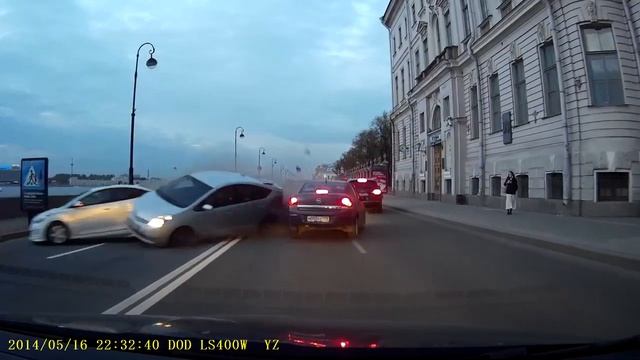 ДТП Санкт Петербург, Дворцовая набережная 160514 смотреть онлайн