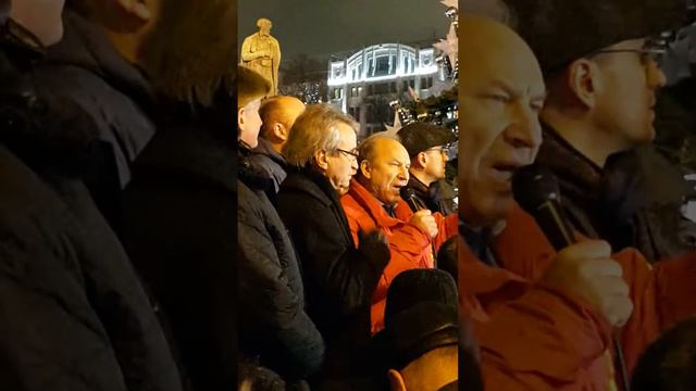 Пушкинская площадь Рашкин против ОМОН смотреть онлайн