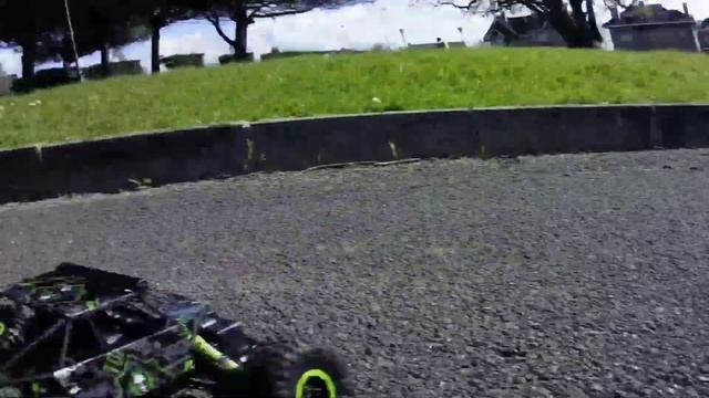 Машина на Пульте Управления для Детей! ? Тестируем Джип 4х4 на Улице, по Дороге и в Траве! смотреть онлайн