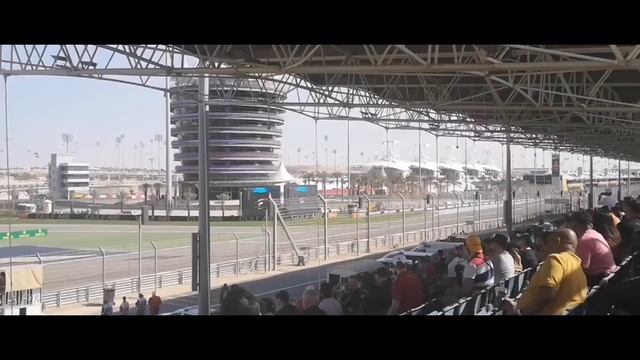 HAMILTON QUER LEVAR BONO PARA FERRARI, MICK SCHUMACHER NO LUGAR DE LEWIS E RESERVA смотреть онлайн