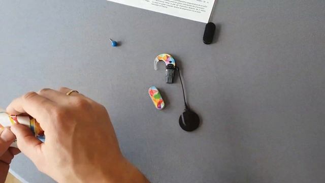 Installing a SmartEar skins on a MED-EL Sonnet 2 audio processor (subtitles ENG, DE, ES) смотреть онлайн