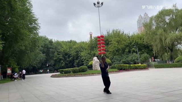 70-летний народный мастер (миньцзянь гаошоу / 民间高手) практикует багуачжан (八卦掌) семьи Чэн.