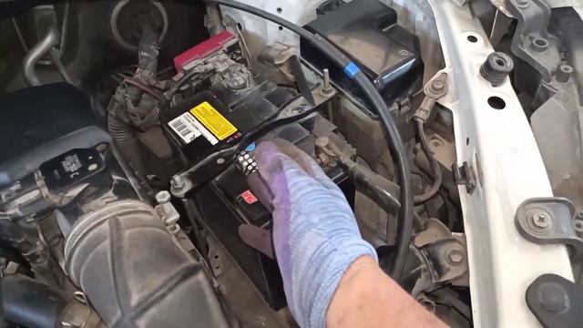 Toyota Ist. сверх надёжная малолитражка. отзыв и обзор