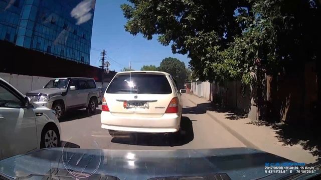 Поворот со 2 ряда + подрезал смотреть онлайн