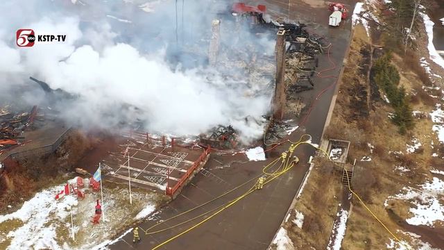 Drone Video: Fire destroys historic Lutsen Lodge смотреть онлайн