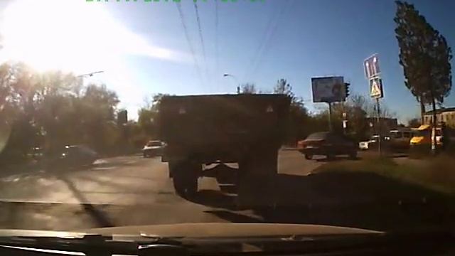 Светофоры в Симферополе.wmv смотреть онлайн