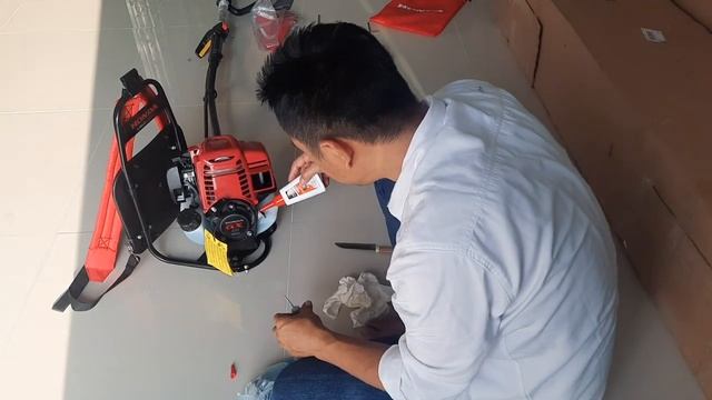 Review Mesin potong rumput gendong 4 tak HONDA UMR435N, HONDA UMR 435N смотреть онлайн